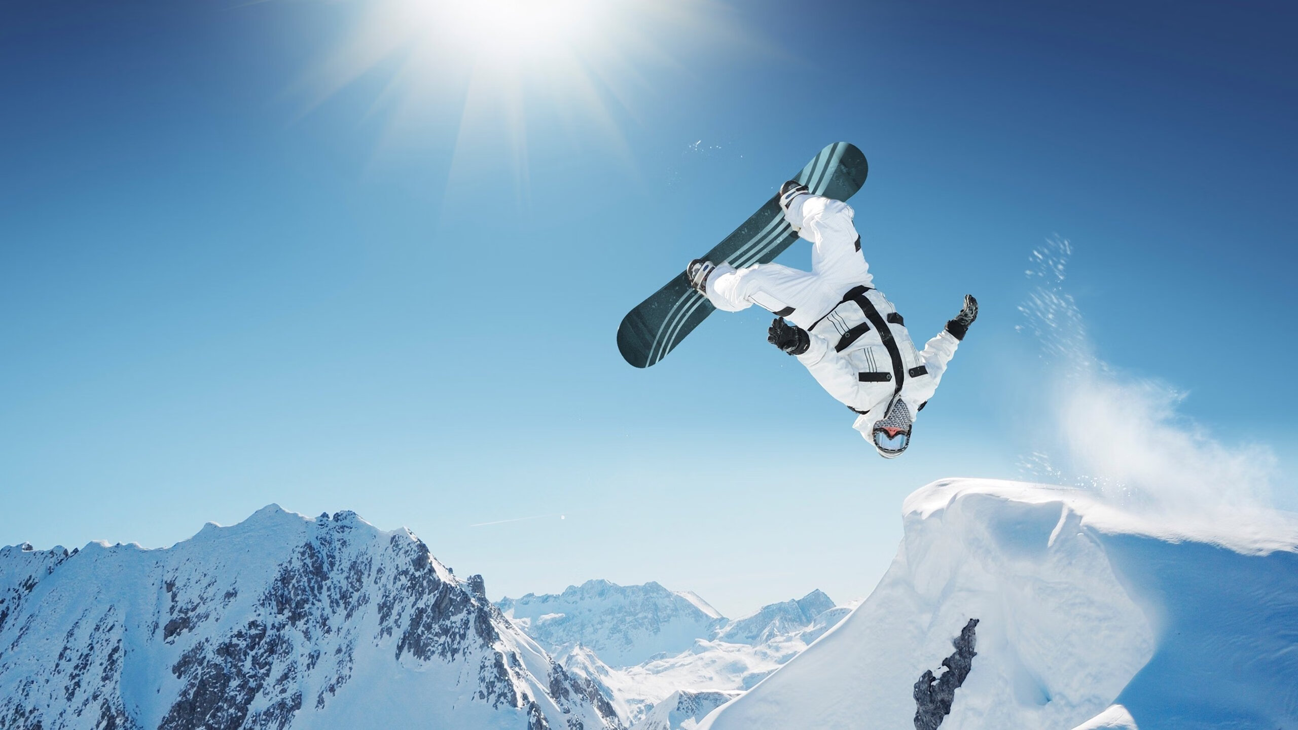 区域压迫与人盯人防守混合布置,区域防守和盯人防守