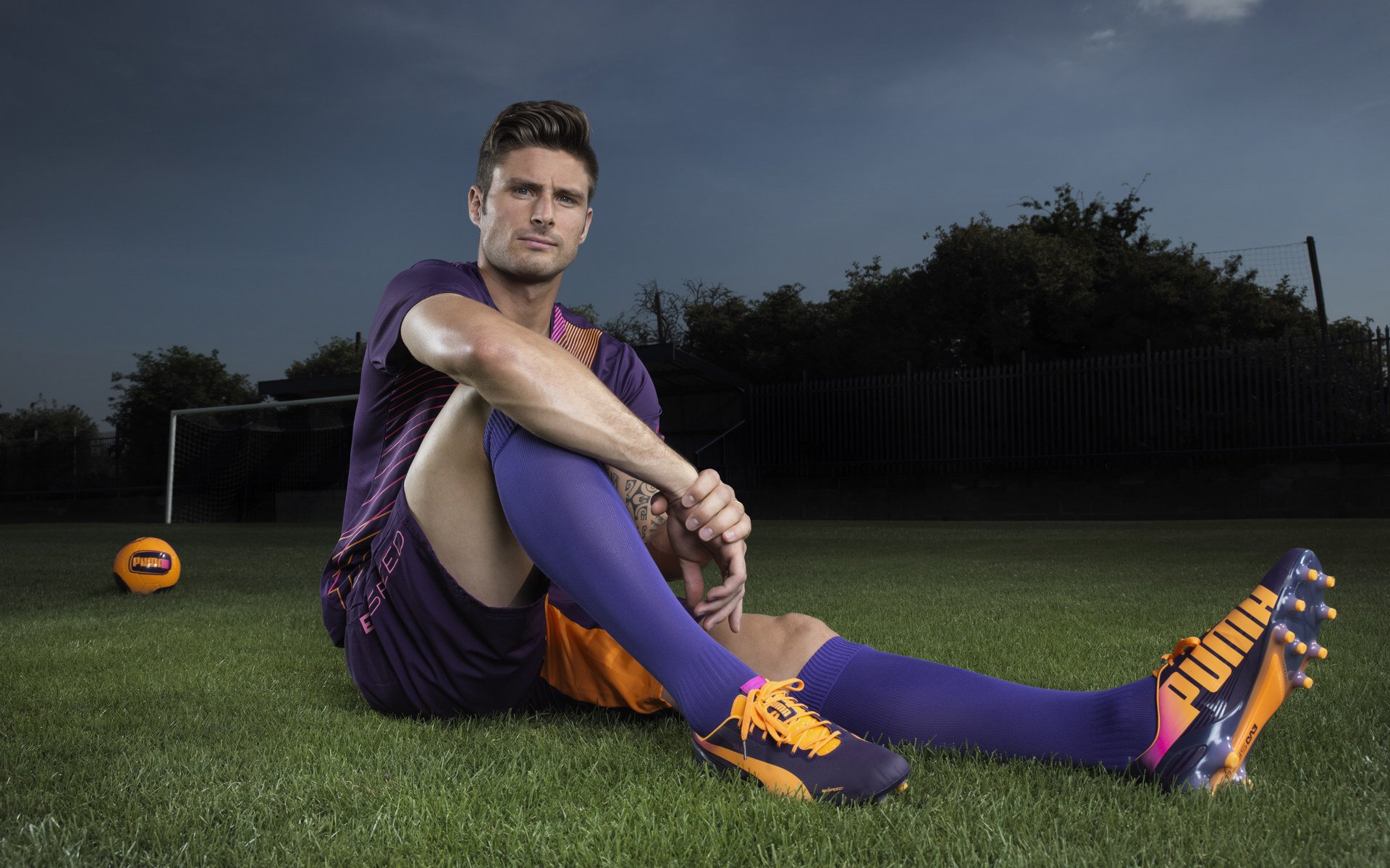 AC MILAN APP-独行侠内线组合默契提升训练中显现，独行侠现在阵容